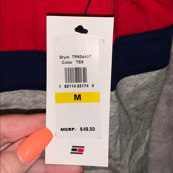 Tommy Hilfigure T-Shirt - Picture 2 of 4